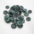 Tumman vihre&auml;, uurrettu nappi 20mm
